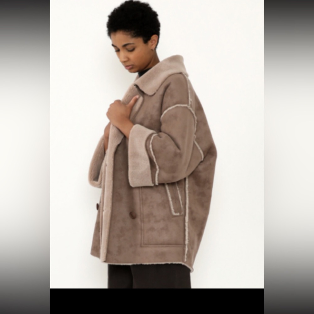 7115 by SZEKI / Suede Short Coat